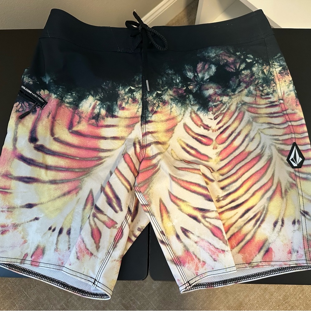 Volcom Multicolor Patterned Board Shorts - image 1